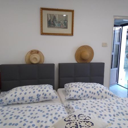 Tourist Farm With Apartments Fig Tree Dekani Esterno foto